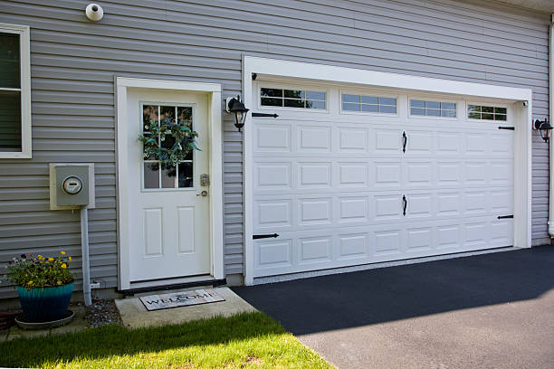 24/7 Emergency Garage Door Panel Replacement experts in North Webster, IN